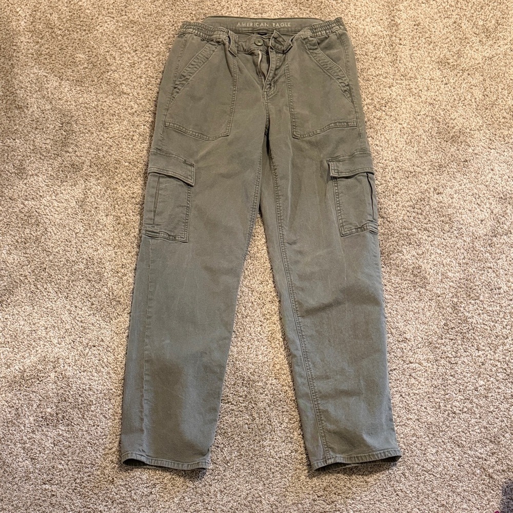 American Eagle Outfitters Women’s stretch Cargo Pants in Green